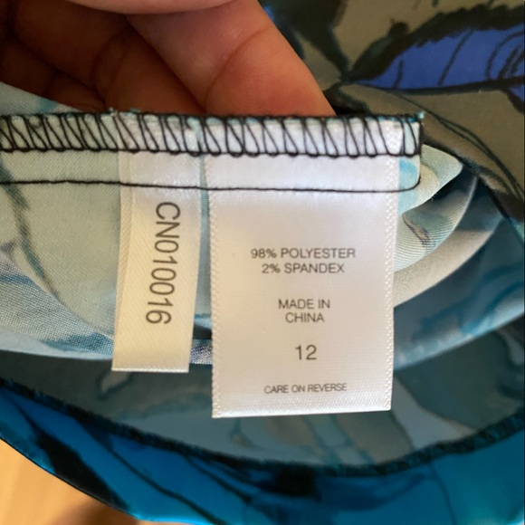 pencil skirt from New York & Company. Good quality like new. - Picture 5 of 5